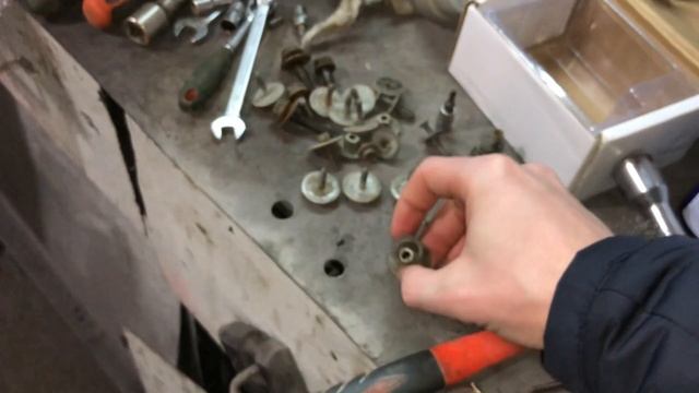 Mercedes-Benz W221, замена компрессора и блока клапанов. Приводим пневму в порядок. смотреть онлайн