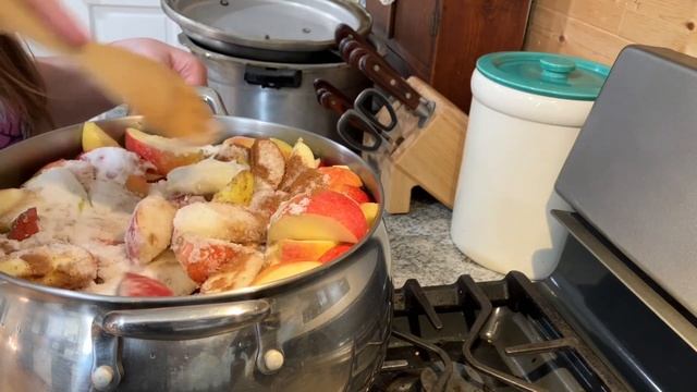Granny’s Spiced Apples смотреть онлайн