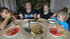 мукбанг пельмени