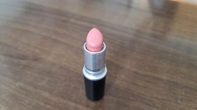 MAC Lipstick Collection + Lip Swatches | Lipstick Powder Kiss and Cream Sheen смотреть онлайн