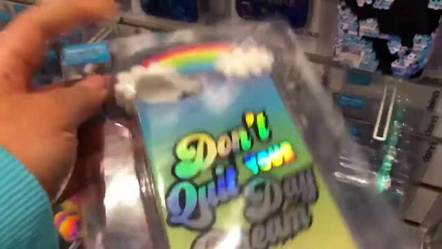 Claire’s Shopping for IPhone Cases смотреть онлайн