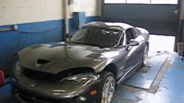 2002 Dodge Viper GTS on a Mustang Dyno смотреть онлайн