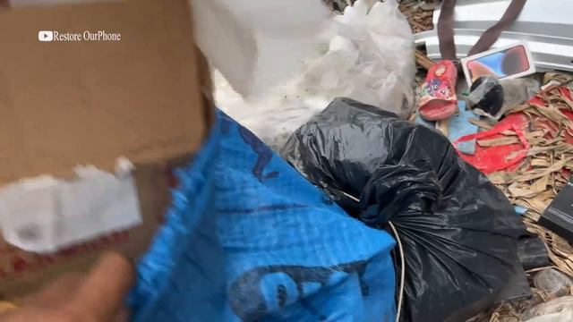 Big Lucky !😍🤑Found iPhone 15 Pro - Samsung - Huawei in Boxes in Trash - Restore Huawei Cracked смотреть онлайн