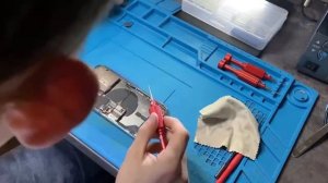 Меняем заднюю крышку на iPhone 14pro с полным разбором.