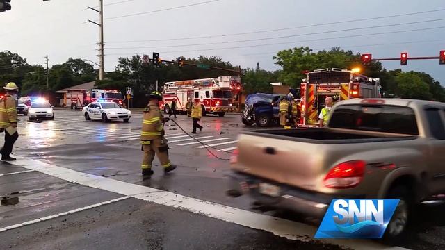 SNN: Pickup crashes into SCAT bus on Tuttle & Bahia Vista смотреть онлайн