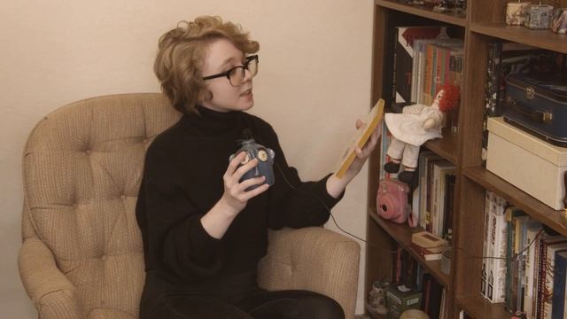 Book Nook Makeover + Bookshelf Tour смотреть онлайн
