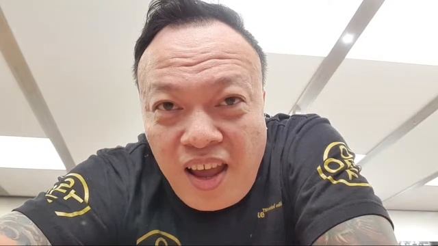 Live At Apple Store Hawaii unboxing of the New iPhone 11 Pro Max смотреть онлайн