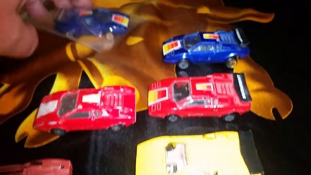1/64 Countach variations .. I think they are Zee toys? смотреть онлайн
