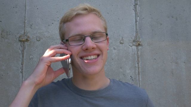 Does a weak cell signal affect battery life? смотреть онлайн