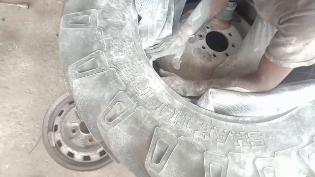 13 .6 - 28 Tractor Tyre Open And Fitting || Tyre beard open esay смотреть онлайн