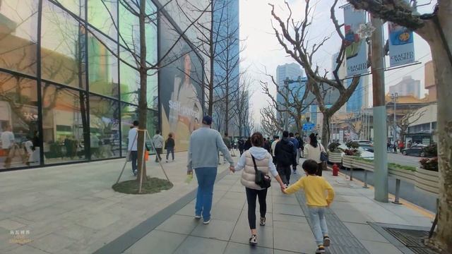 中國上海 I 亞洲最大的蘋果店 門庭若市 生意興隆 I Apple靜安 I 南京西路 I 靜安寺I 4K смотреть онлайн