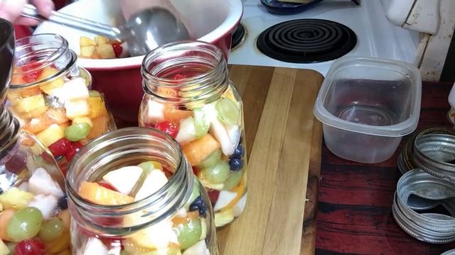 Canning Home Made Fruit Cocktail смотреть онлайн