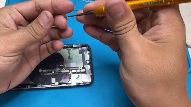 Fix lỗi wifi kém do gãy cáp anten trên iphone x tiền sử rơi bể смотреть онлайн