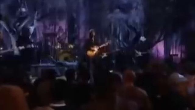 Concierto John Fogerty - 18 - Walking In A Hurricane смотреть онлайн