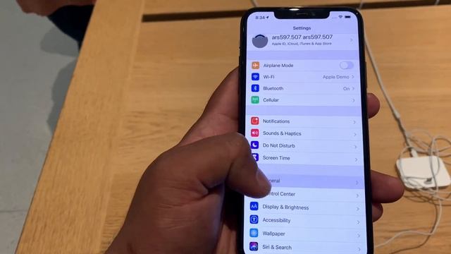 Price Of iPhone 11 & 11 Pro Max - In Dubai Apple Store смотреть онлайн