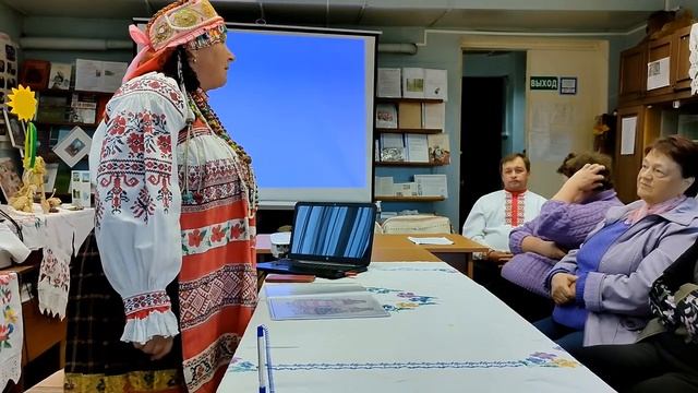 Народный костюм с. Черемошны, Орловской области которому 100 лет!!! смотреть онлайн