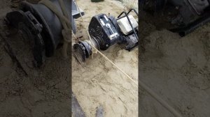 тянем кабель 5/185 лебёдкой 200 метров.