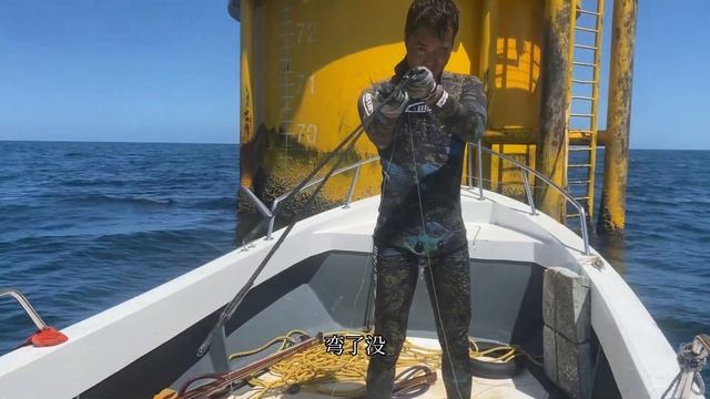 阿鋒解鎖新重量級巨物，三人跟大魚海底混戰，拼盡全力才將其拿下【探海漁人】 смотреть онлайн