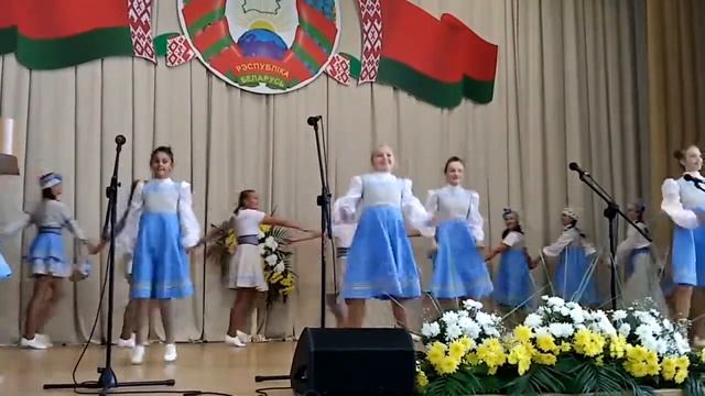 Танцевальный коллектив ГУО "Средняя школа №3 г.Ошмяны" руководитель Золован Н,И смотреть онлайн
