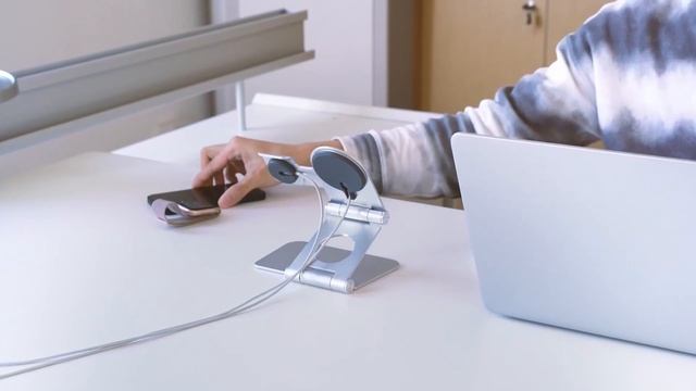 5 Best iPhone Apple Watch Stand | Top 5 Apple Watch Stands with iPhone Holder in 2022 смотреть онлайн