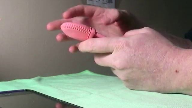 R3-Pink Built Neoprene Case for iPhone 3G/3GS Review смотреть онлайн