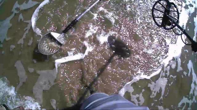1a vez na praia Simplex+ v2.77, Minelab Profind 35, Sand scoop, achados, dicas de uso e comentários смотреть онлайн