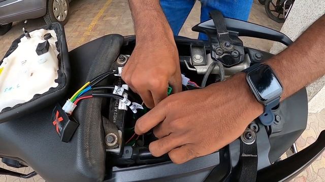 FLASH X HAZARD LIGHT FOR DOMINOR 400 | EASY INSTALLATION | DOMINOR 400 MODIFICATION |DETAILED INSTA смотреть онлайн