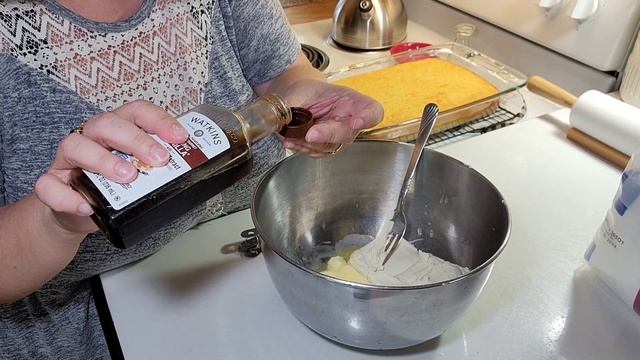 Pineapple Cake смотреть онлайн