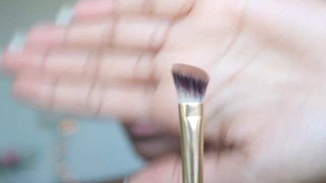 SIMPLE SUMMER MAKEUP & BOLD LIP + FAUX FRECKLES | Leah Bowen смотреть онлайн
