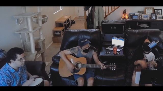 Fleetwood Mac Cover - Seven Wonders (Ukulele, Guitar, and Djembe) смотреть онлайн
