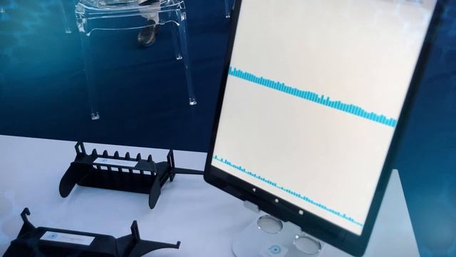 RVmagnetics demonstration kit - contactless vibration sensing смотреть онлайн