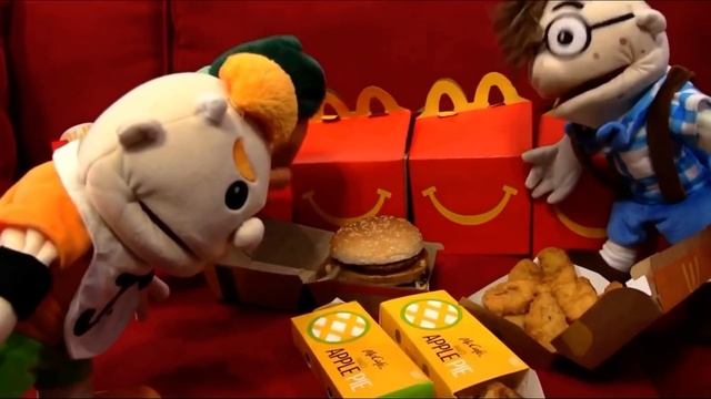 4 large fries 3 happy meals 2 apple pies and a Big Mac with extra cheese смотреть онлайн