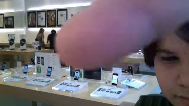 simi vally apple store lol смотреть онлайн