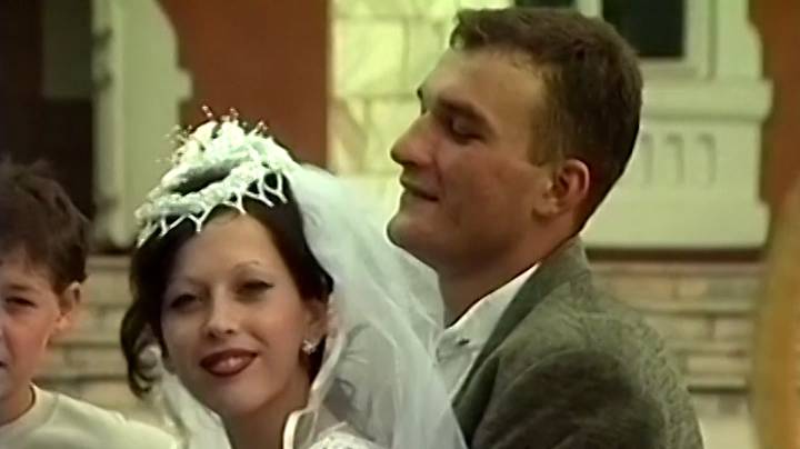 «Белое, большое и пышное». Свадебная мода – 2002 смотреть онлайн