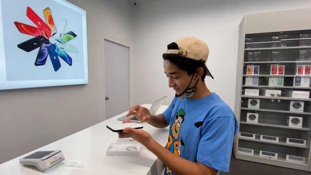I BOUGHT NEW IPHONE!! || Vlog #112 || Akash Thapa || Mumbai смотреть онлайн