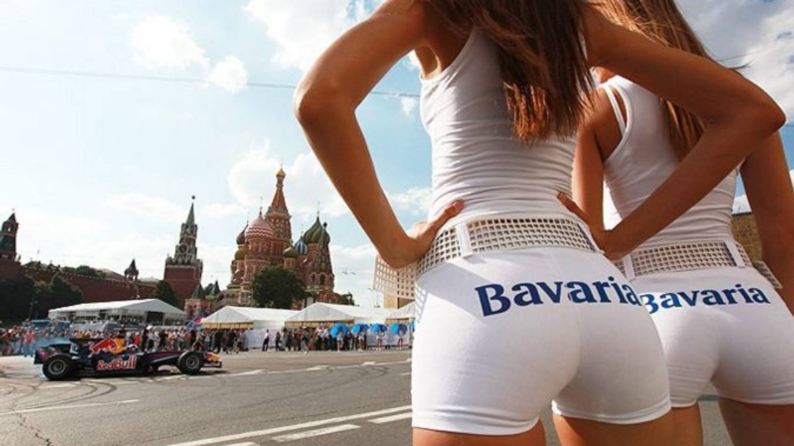 David Guetta - Dangerous (Official video - radio edit) ft Sam Martin смотреть онлайн