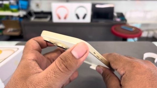 Unboxing IPhone 15 Yellow