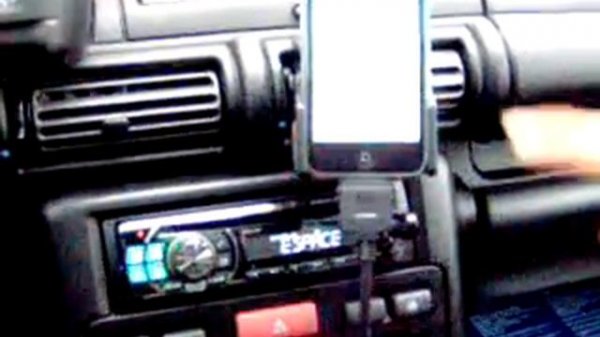 ALPINE CDE 103BT ET KCE 433IV DANS FREELANDER par autoprestige-4x4