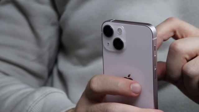 iPhone 13 Mini Review: The Perfect Mini! смотреть онлайн