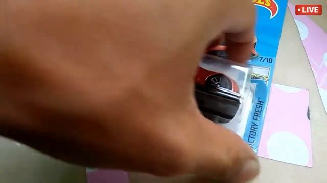 Hot Wheels Jaguar XE SV Project 8. Comeback edition смотреть онлайн