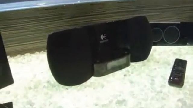 Logitech Pure-Fi Elite, Dream et Anywhere (IFA 2007) смотреть онлайн