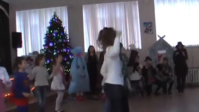 Новогодний утренник 2015 16 Полинкин класс