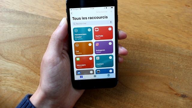 PERSONNALISER SON IPHONE AVEC DES ICÔNES 3D смотреть онлайн