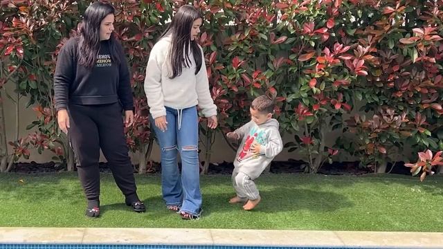 DESAFIO BOIA OU AFUNDA NA PISCINA EXTREMO - JOGUEI O IPHONE 15 DA DUDA? смотреть онлайн