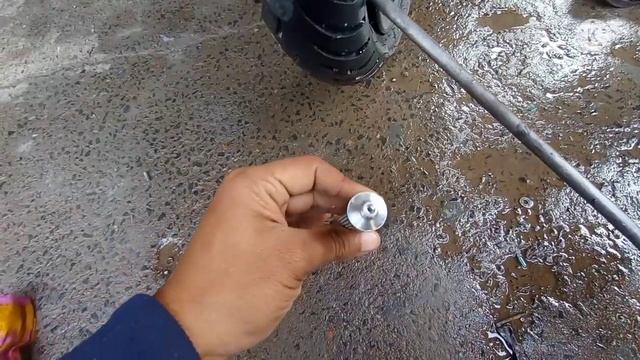 Bike Tubeless Tyre side leakage puncture problem solved. @RobiMotorGarage. смотреть онлайн