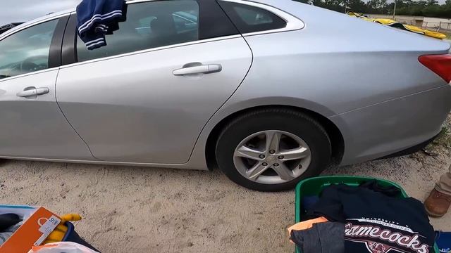 "I've Got a Trunk Full of Stuff if You're Interested..." смотреть онлайн