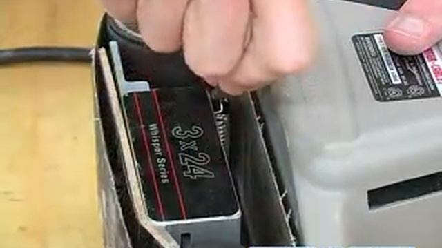 How to Use a Belt Sander : How to Remove the Belt From a Belt Sander смотреть онлайн
