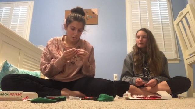 WHO CAN MAKE THE BEST UGLY SOCKS? смотреть онлайн
