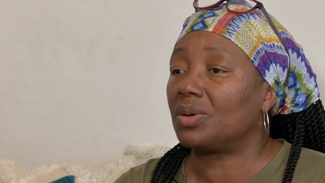 Family of Louisville woman rescued from semi hanging over 2nd Street Bridge is asking for support смотреть онлайн