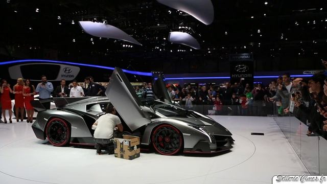 Lamborghini Veneno party - Start Up & High Revs смотреть онлайн